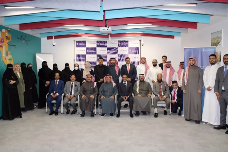 تخرج متدربي الدفعة الأولى من أكاديمية في إف إس جلوبال وأكاديمية ترانسفورماتيف في الرياض. المملكة العربية السعودية